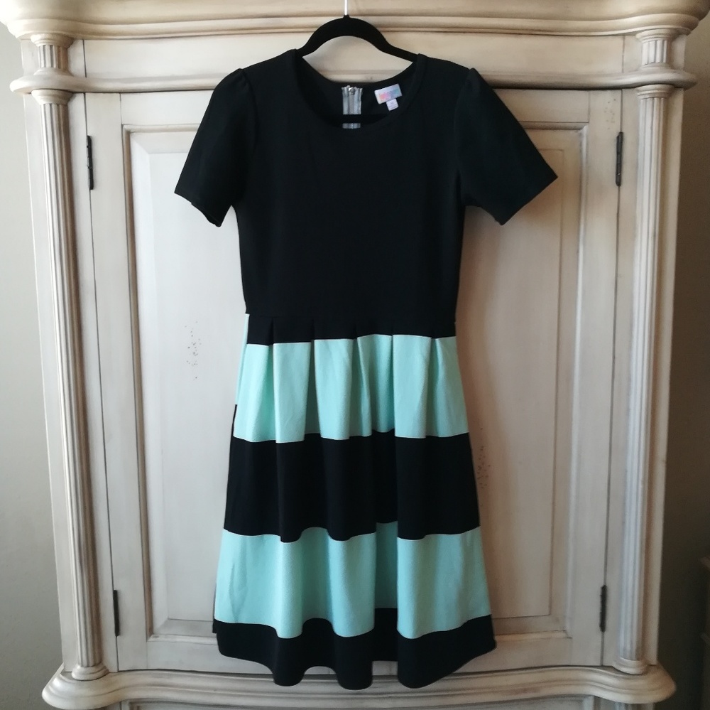 Lularoe Amelia dress medium